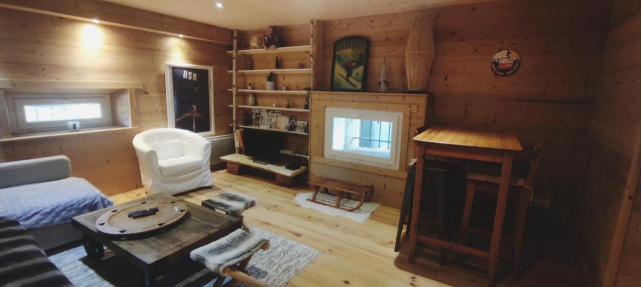 Appartement Au Rez De Jardin D'Une Villa Mexicaine Barcelonnette Eksteriør bilde