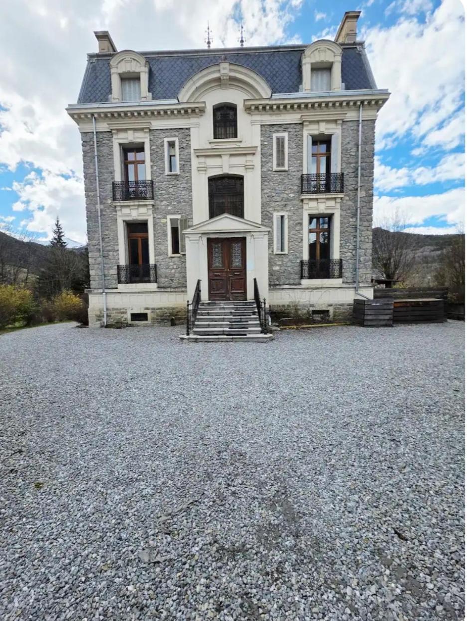 Appartement Au Rez De Jardin D'Une Villa Mexicaine Barcelonnette Eksteriør bilde